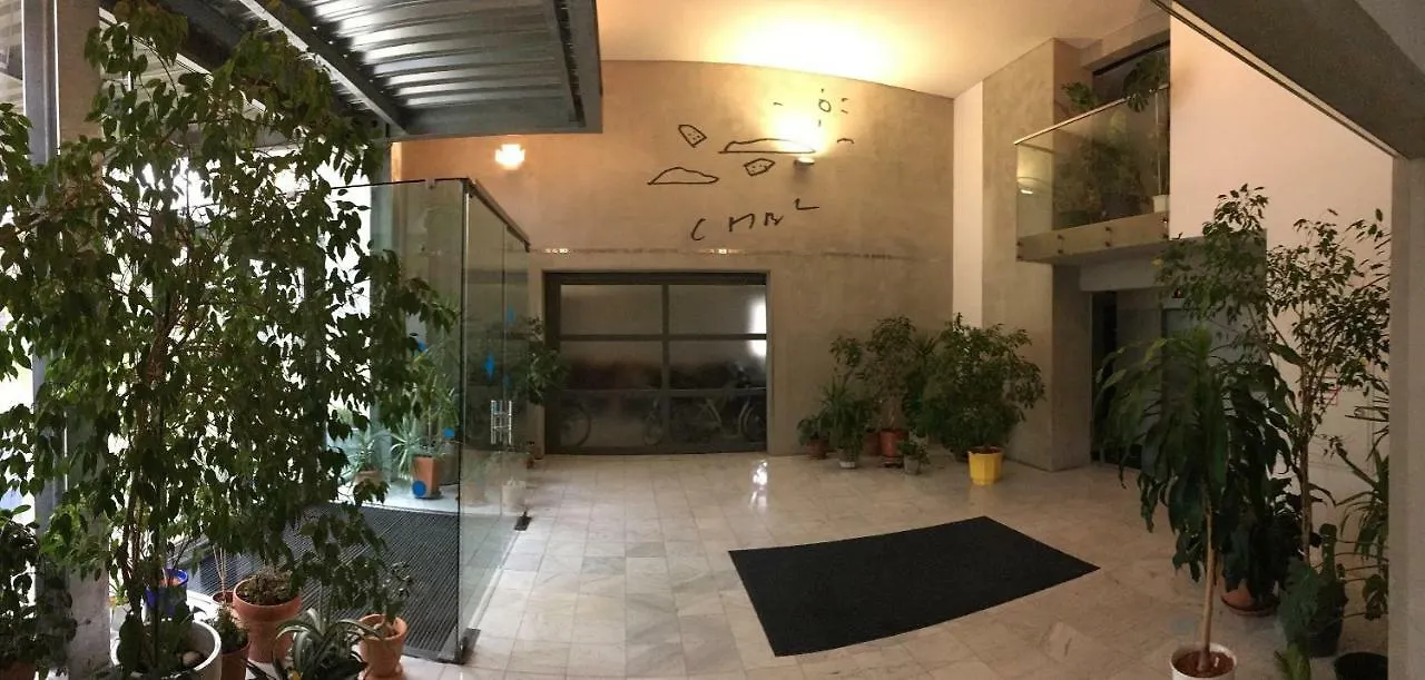 Apartment Zentrumnah Direkt An Ubahn Bei Un-Vic Und Am Badestrand Vienna Austria